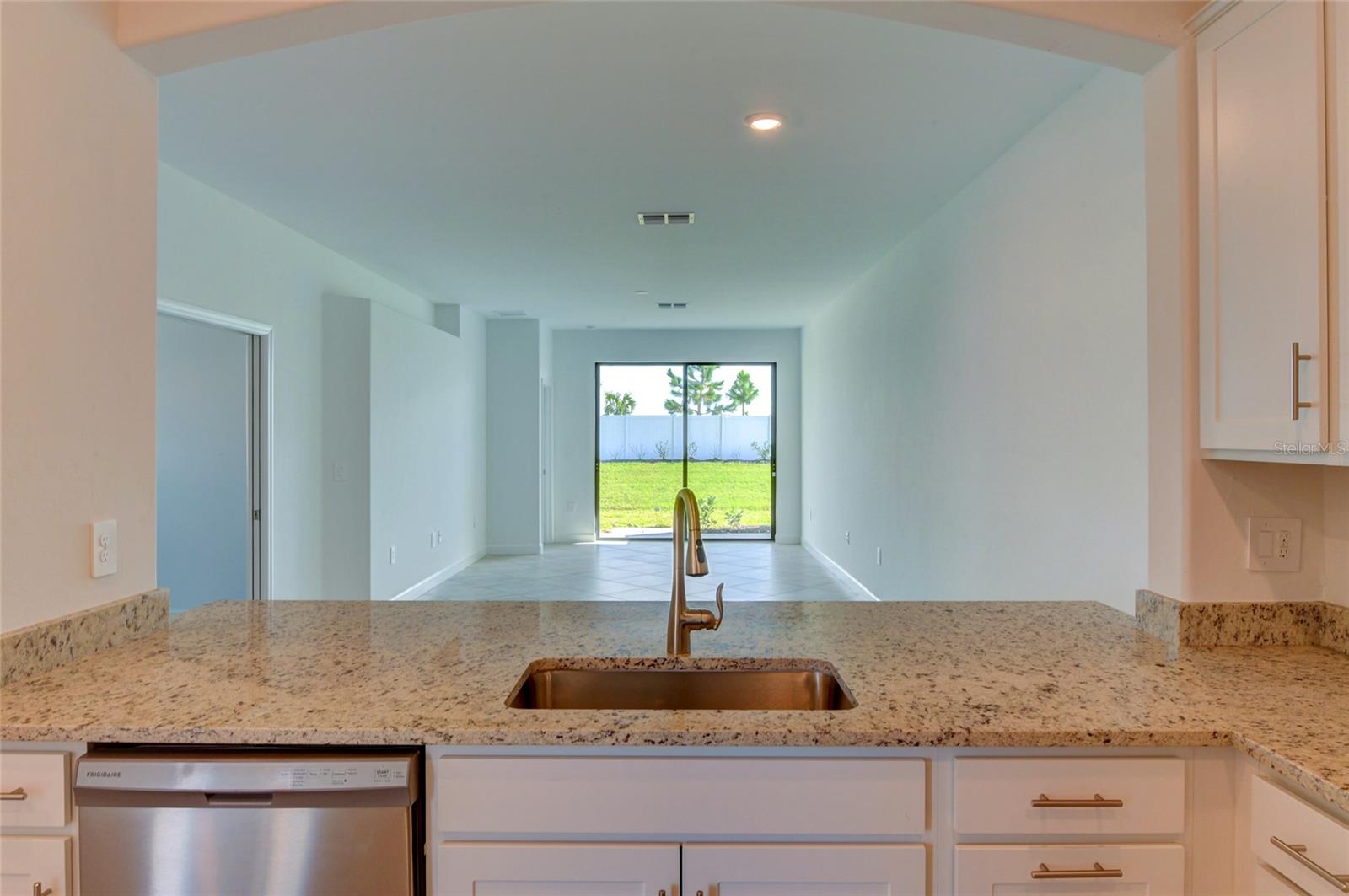 LORRAINE LAKES PH I - Residential Lease