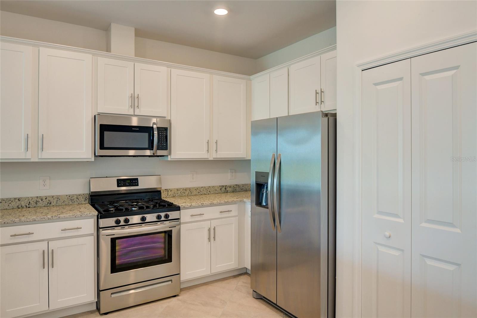 LORRAINE LAKES PH I - Residential Lease