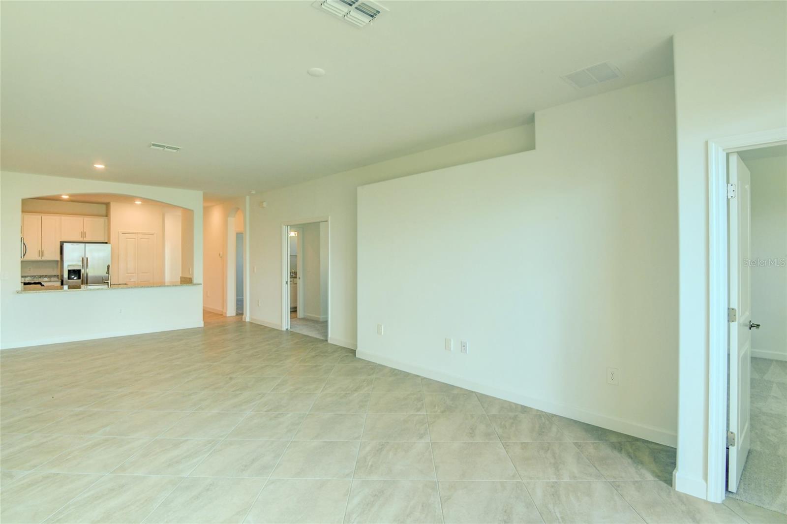 LORRAINE LAKES PH I - Residential Lease