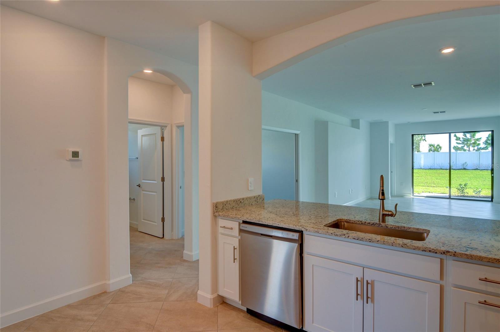 LORRAINE LAKES PH I - Residential Lease