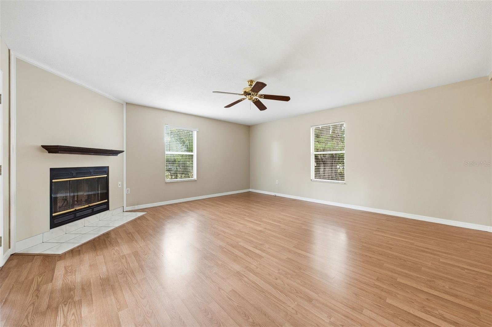 PINE HARBOUR SUB - Residential Lease