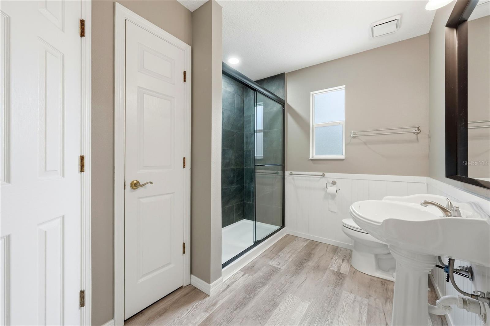 PINE HARBOUR SUB - Residential Lease