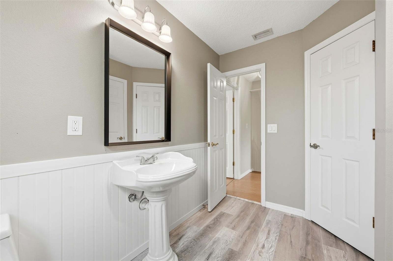 PINE HARBOUR SUB - Residential Lease