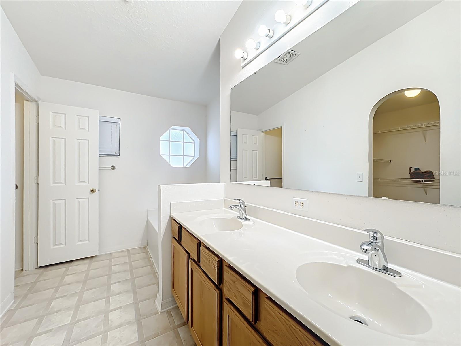 TAVARES FOXBOROUGH - Residential