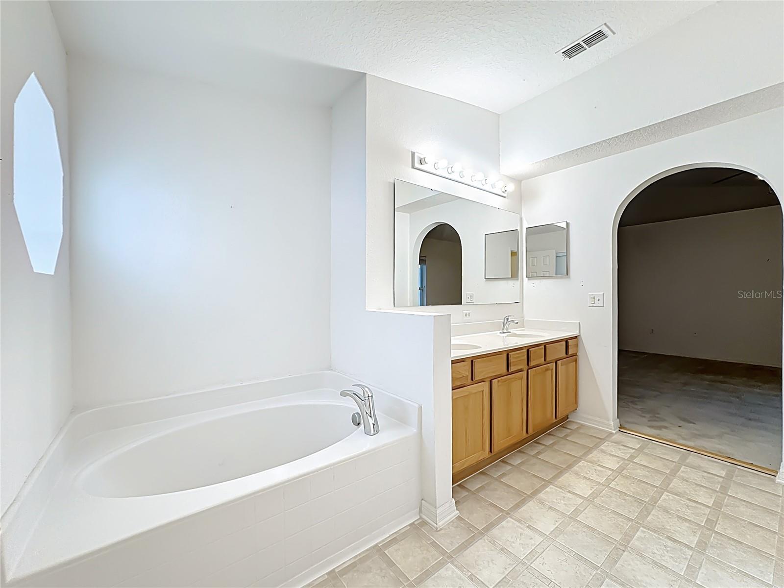 TAVARES FOXBOROUGH - Residential