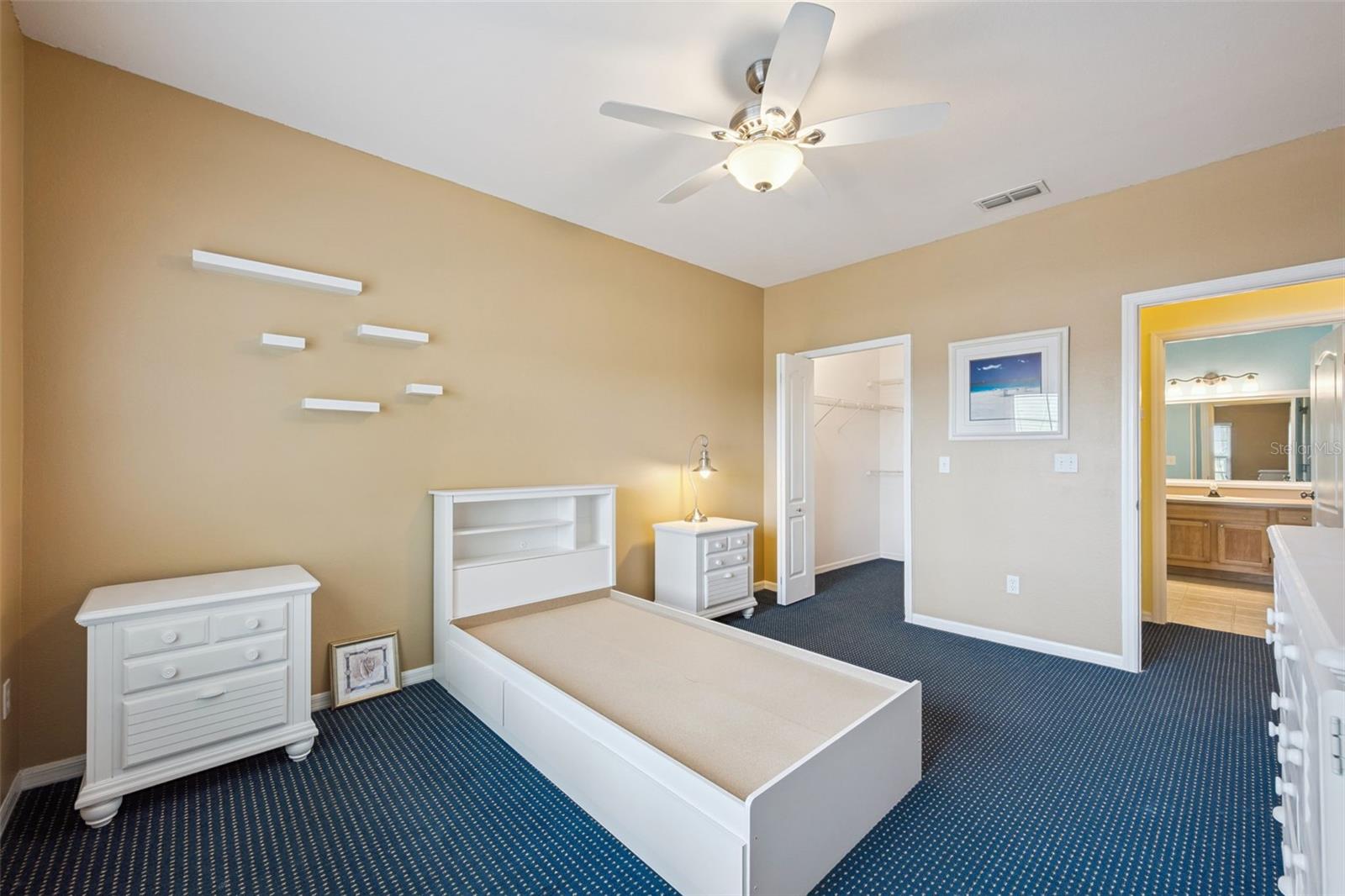 RUNAWAY BEACH CLUB CONDO - Residential