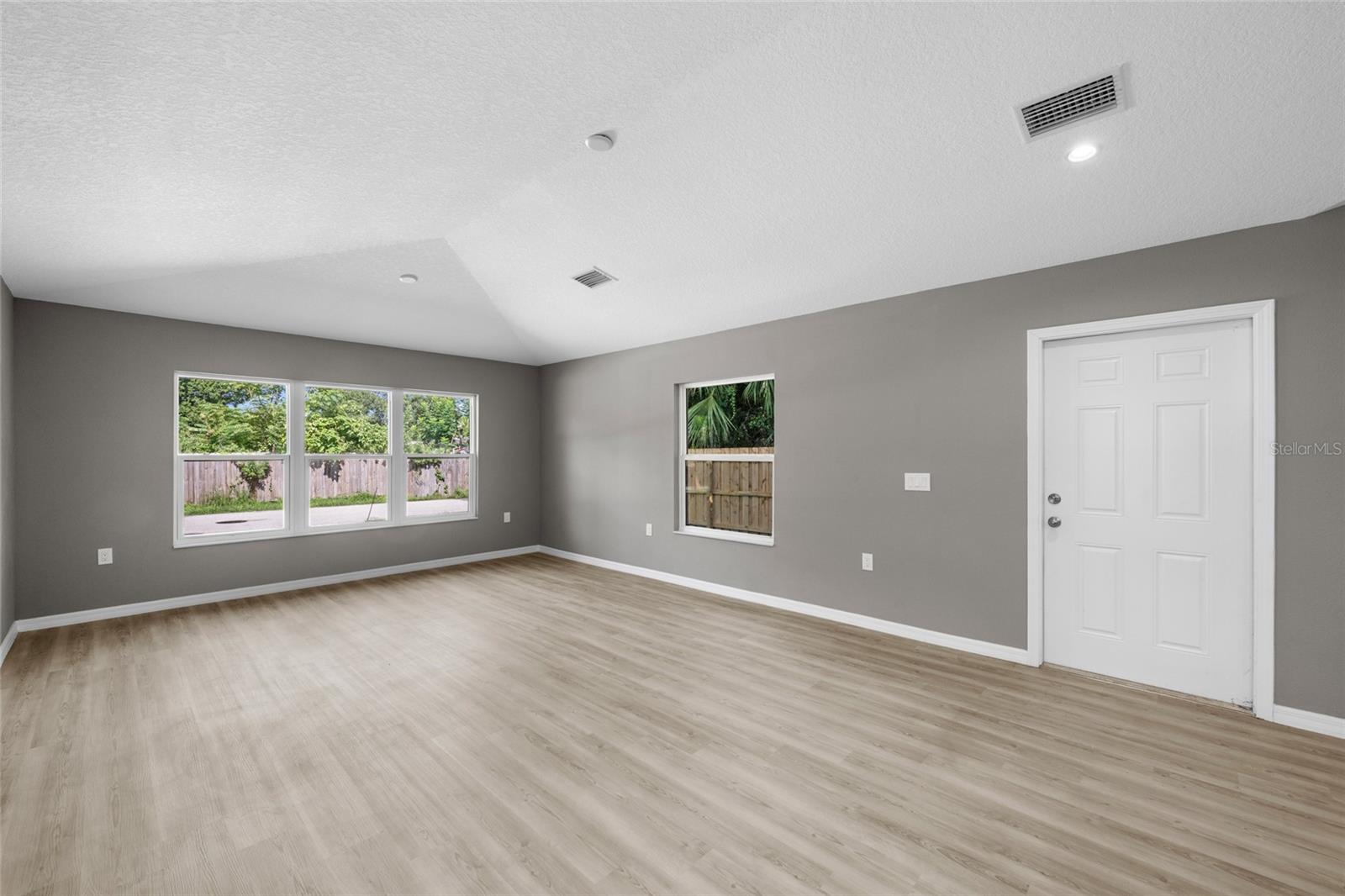 BEVERLY TERRACE - Residential