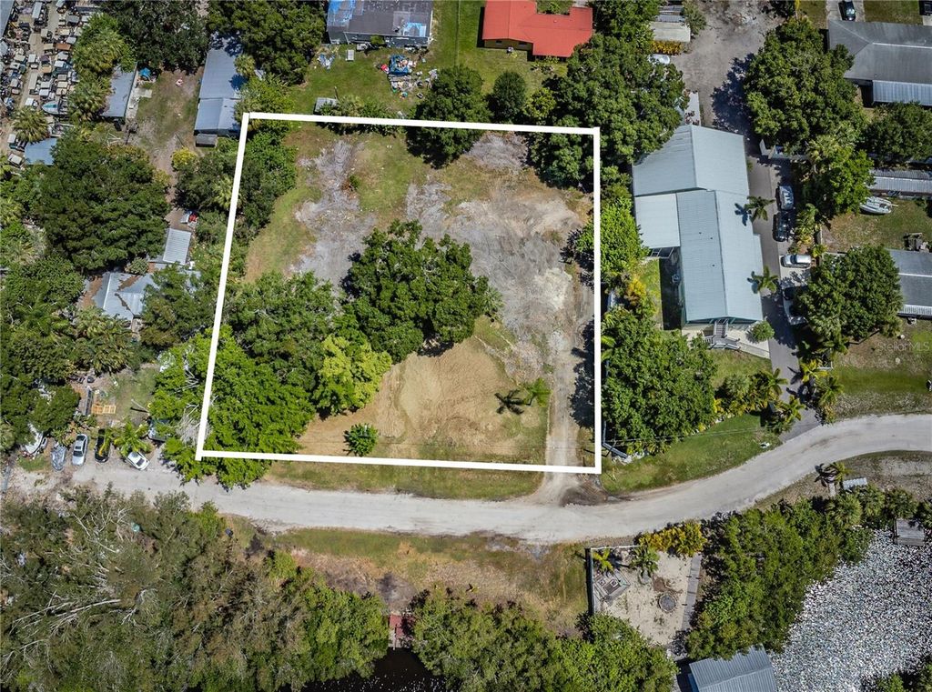 Photo of 817 2nd Avenue NW, Ruskin, FL 33570 (MLS # T3405097)