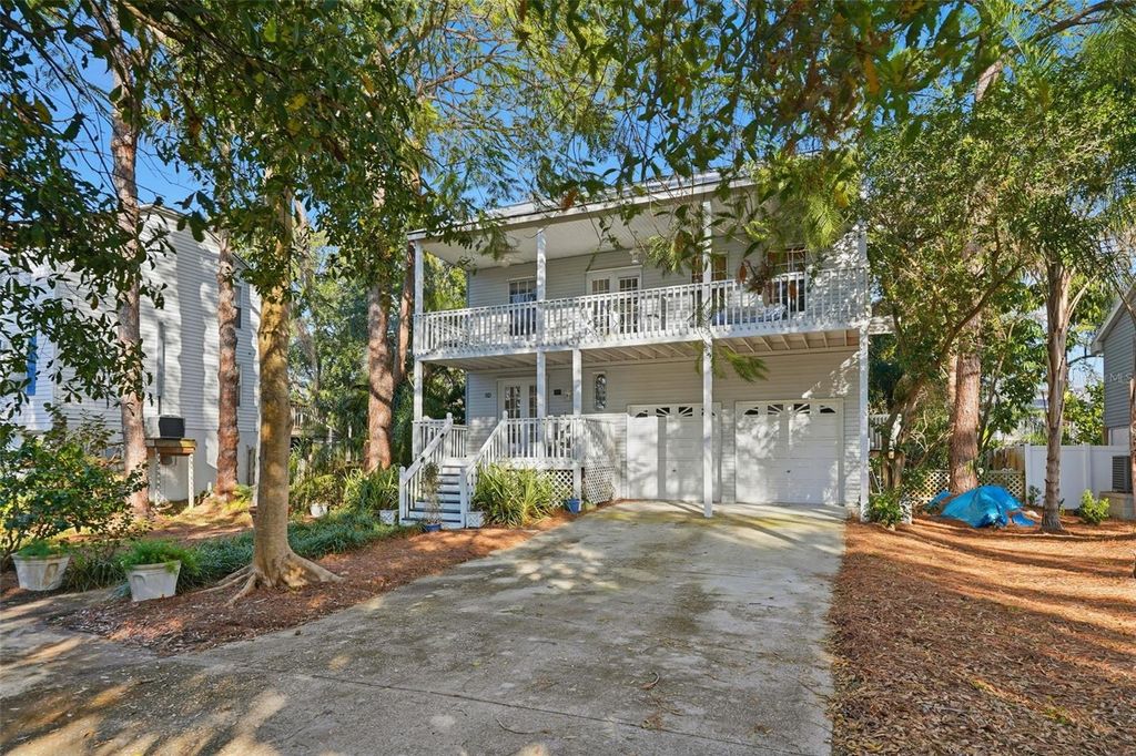 Photo of 514 Wideview Avenue, Tarpon Springs, FL 34689 (MLS # TB8473566)