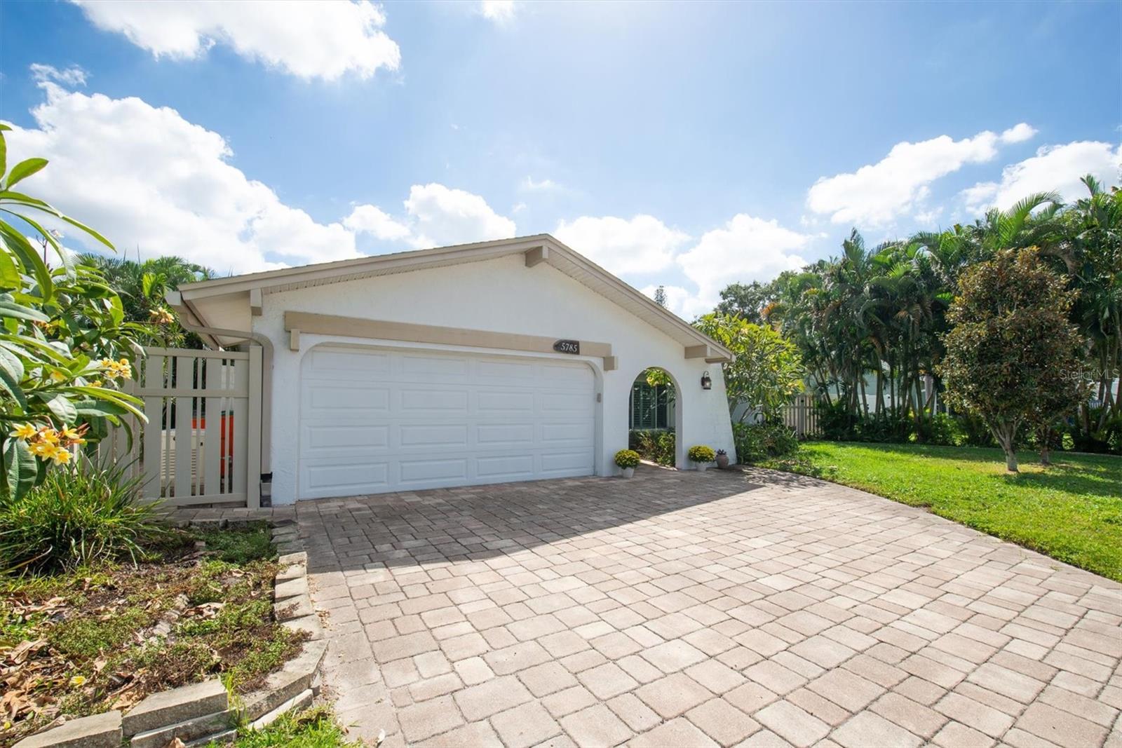 BAY PINES LAKES PH 1 - Residential