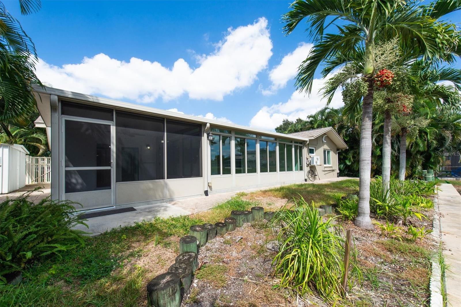 BAY PINES LAKES PH 1 - Residential