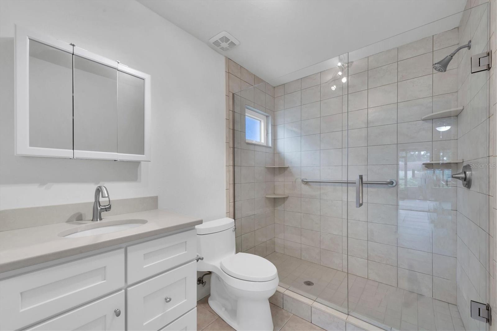 BAY PINES LAKES PH 1 - Residential