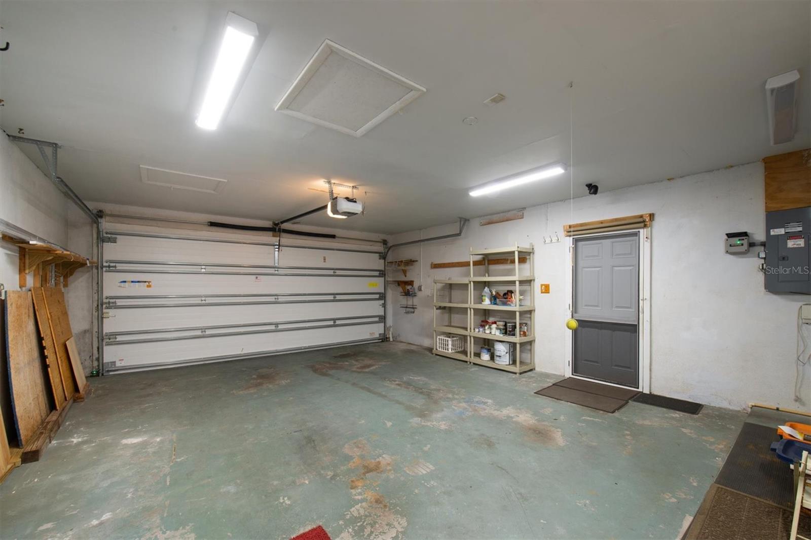 BAY PINES LAKES PH 1 - Residential