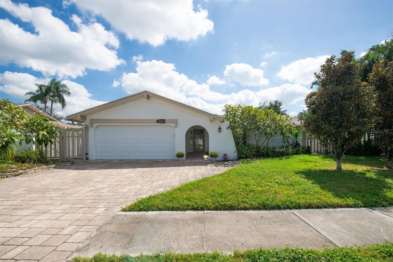 BAY PINES LAKES PH 1 - Residential