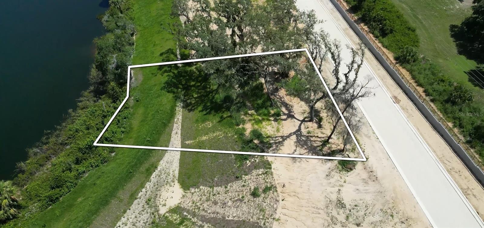 MIRROR LAKE - Residential