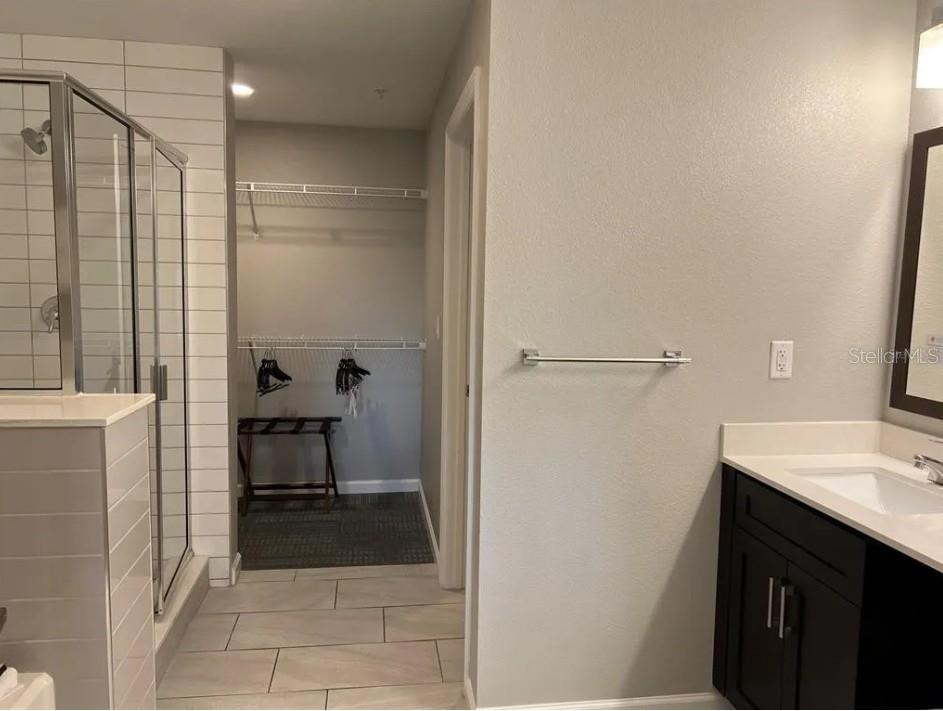 GROVE RESORT AND SPA HOTEL CONDOMINIUM 1 - Residential