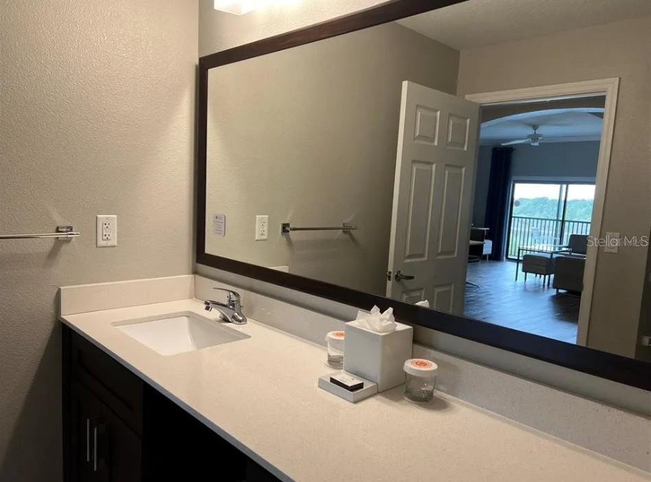 GROVE RESORT AND SPA HOTEL CONDOMINIUM 1 - Residential