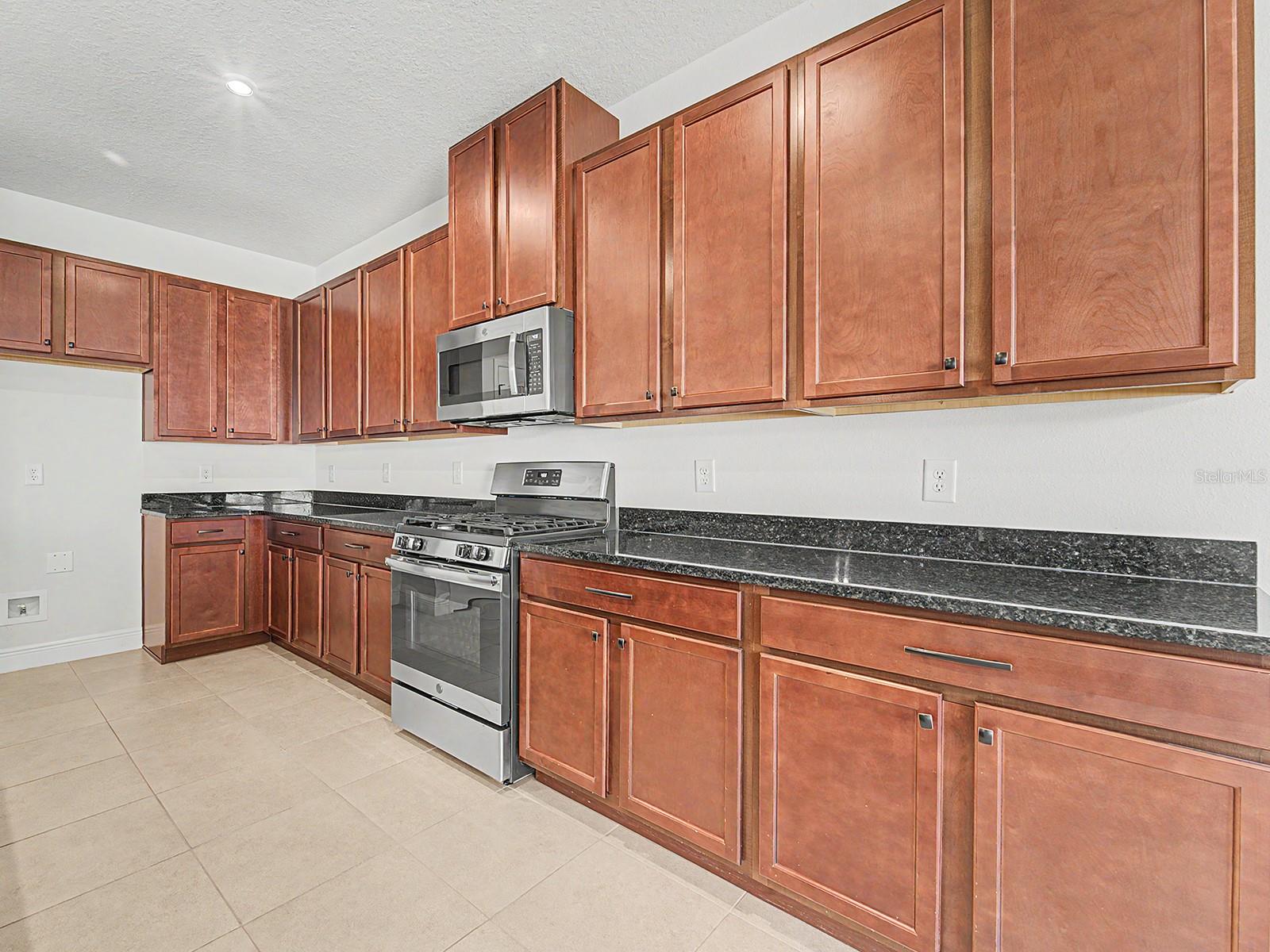 LUCAYA LAKE CLUB PH 3 - Residential