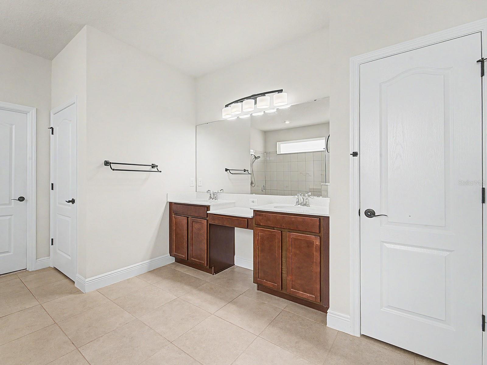 LUCAYA LAKE CLUB PH 3 - Residential