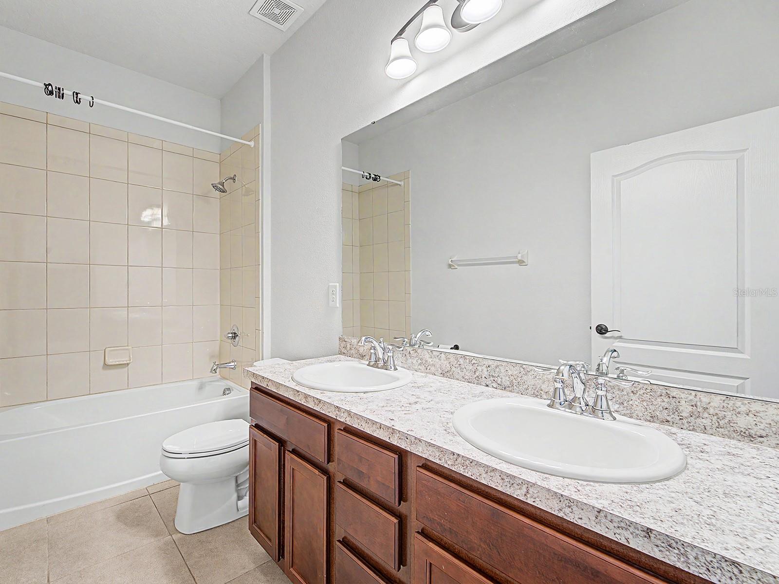 LUCAYA LAKE CLUB PH 3 - Residential