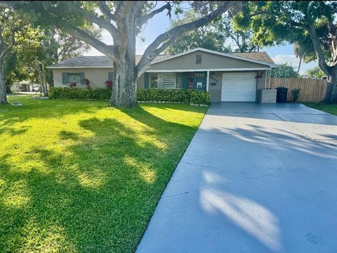 2400 62ND STREET N ST PETERSBURG FL 33710