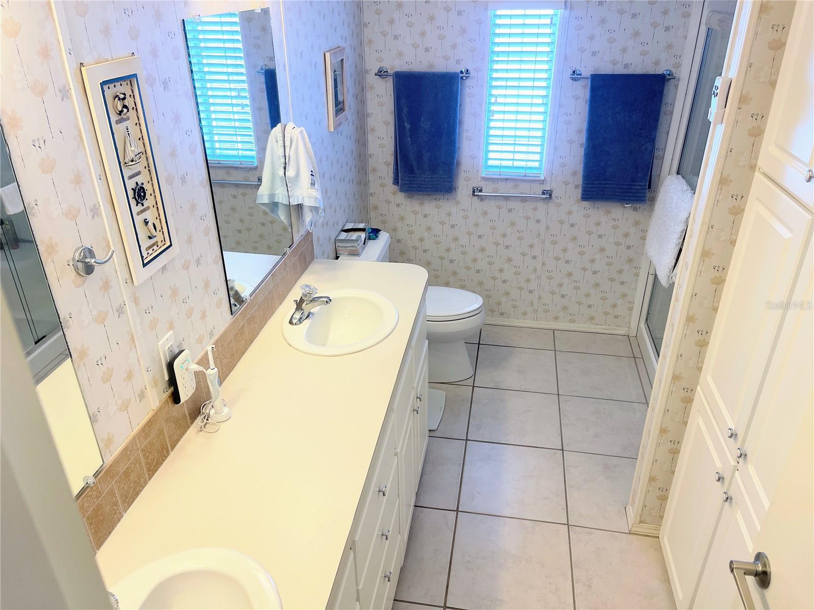 COUNTRY CLUB ESTATES - Residential