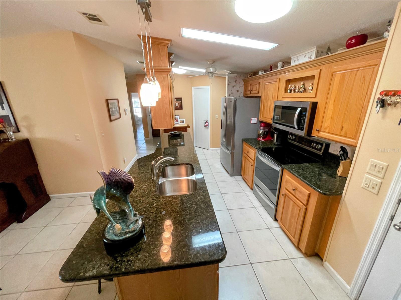 COUNTRY CLUB ESTATES - Residential