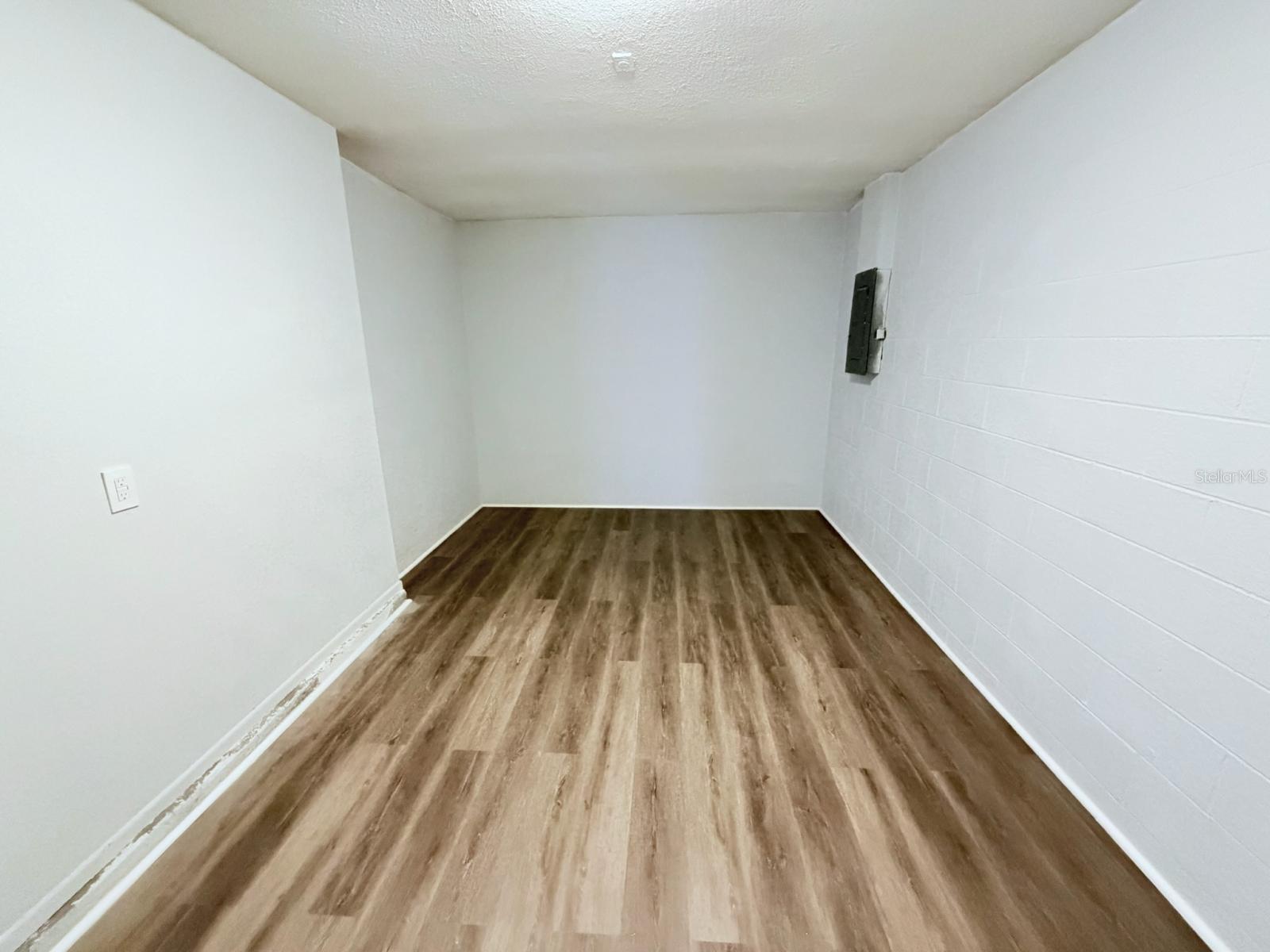 COUNTRY RUN UNIT II - Residential