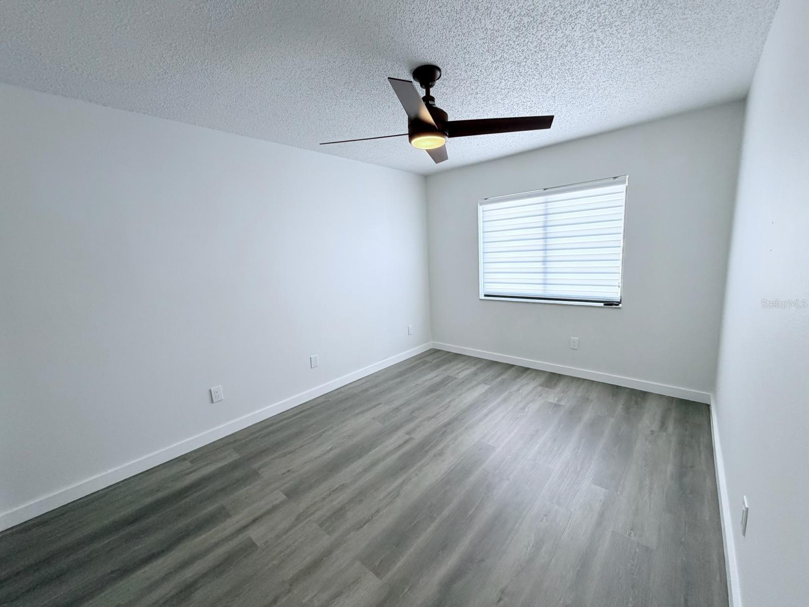 COUNTRY RUN UNIT II - Residential