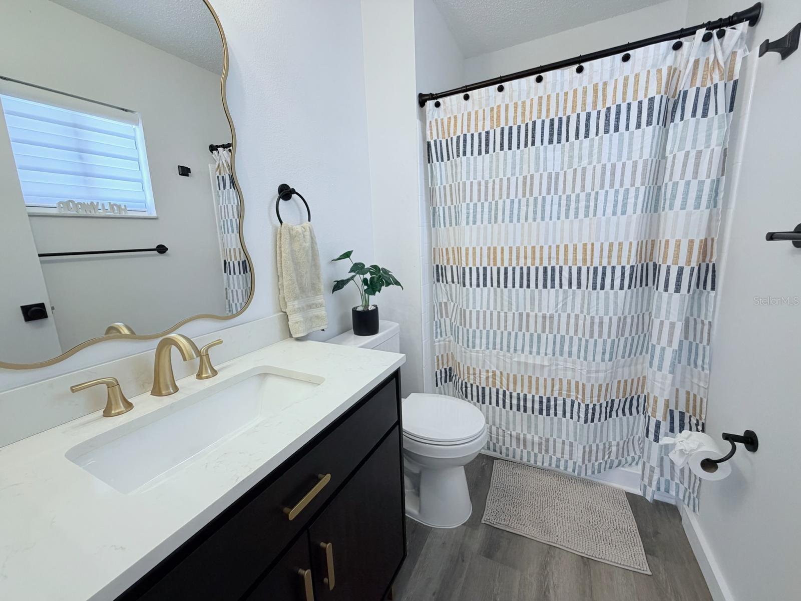 COUNTRY RUN UNIT II - Residential
