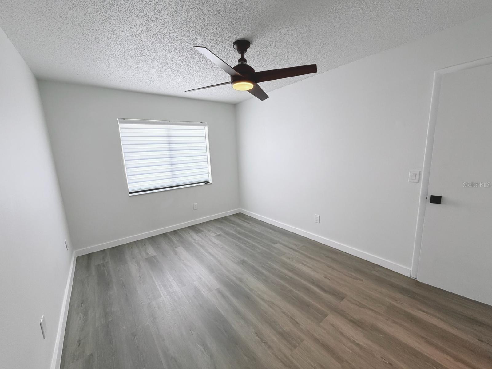 COUNTRY RUN UNIT II - Residential