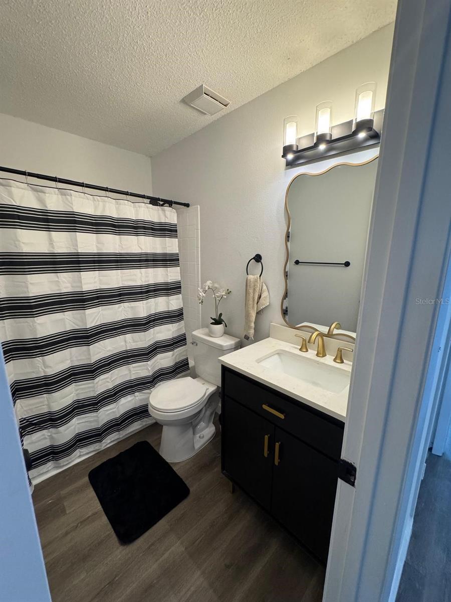 COUNTRY RUN UNIT II - Residential