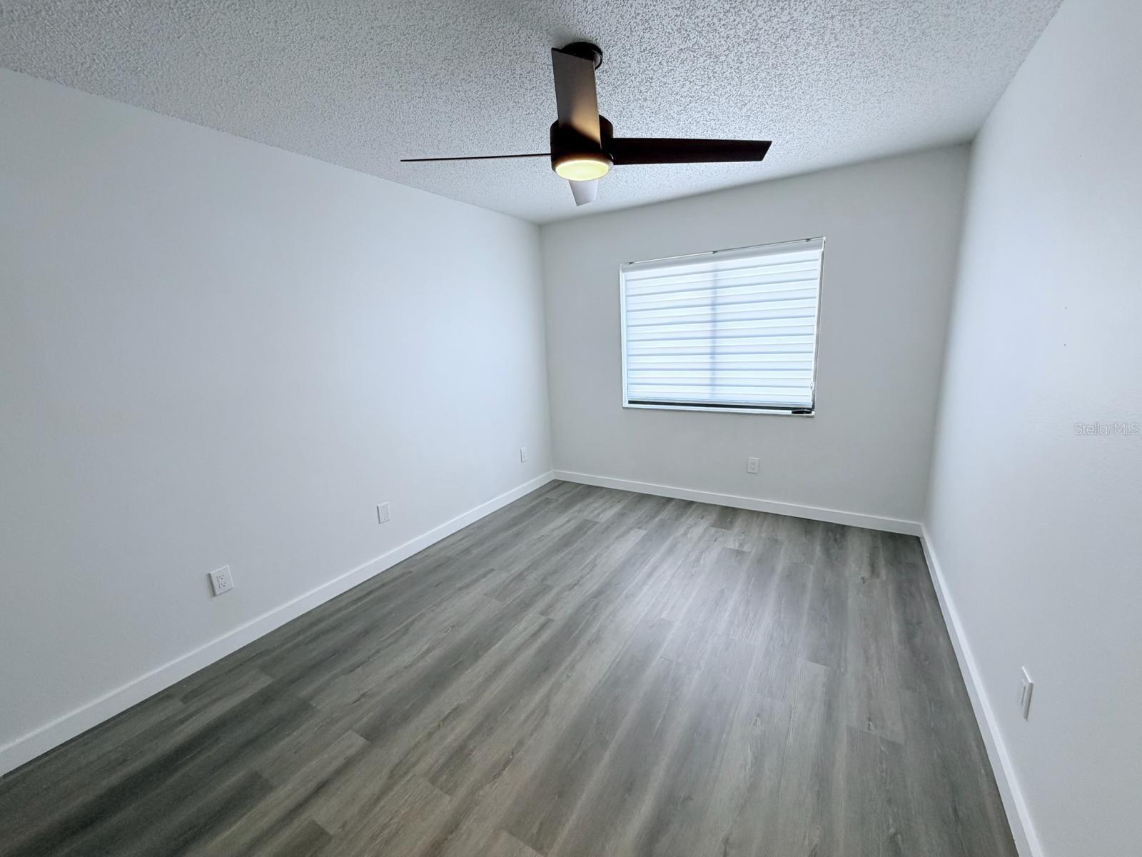 COUNTRY RUN UNIT II - Residential