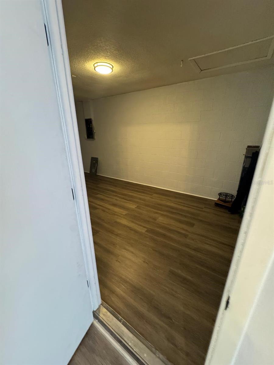 COUNTRY RUN UNIT II - Residential