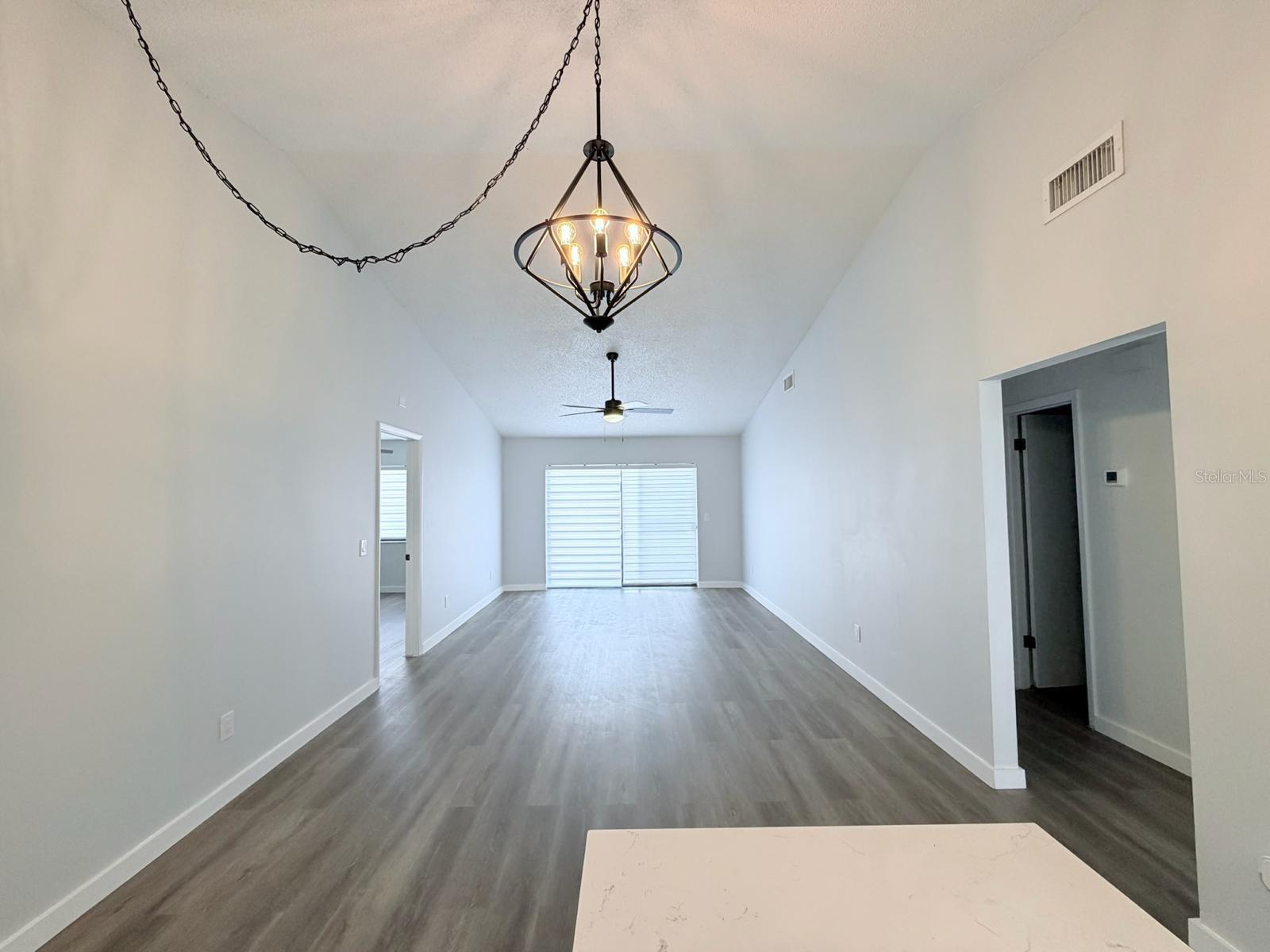 COUNTRY RUN UNIT II - Residential