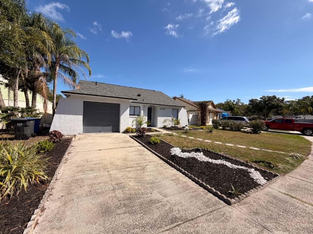 COUNTRY RUN UNIT II - Residential