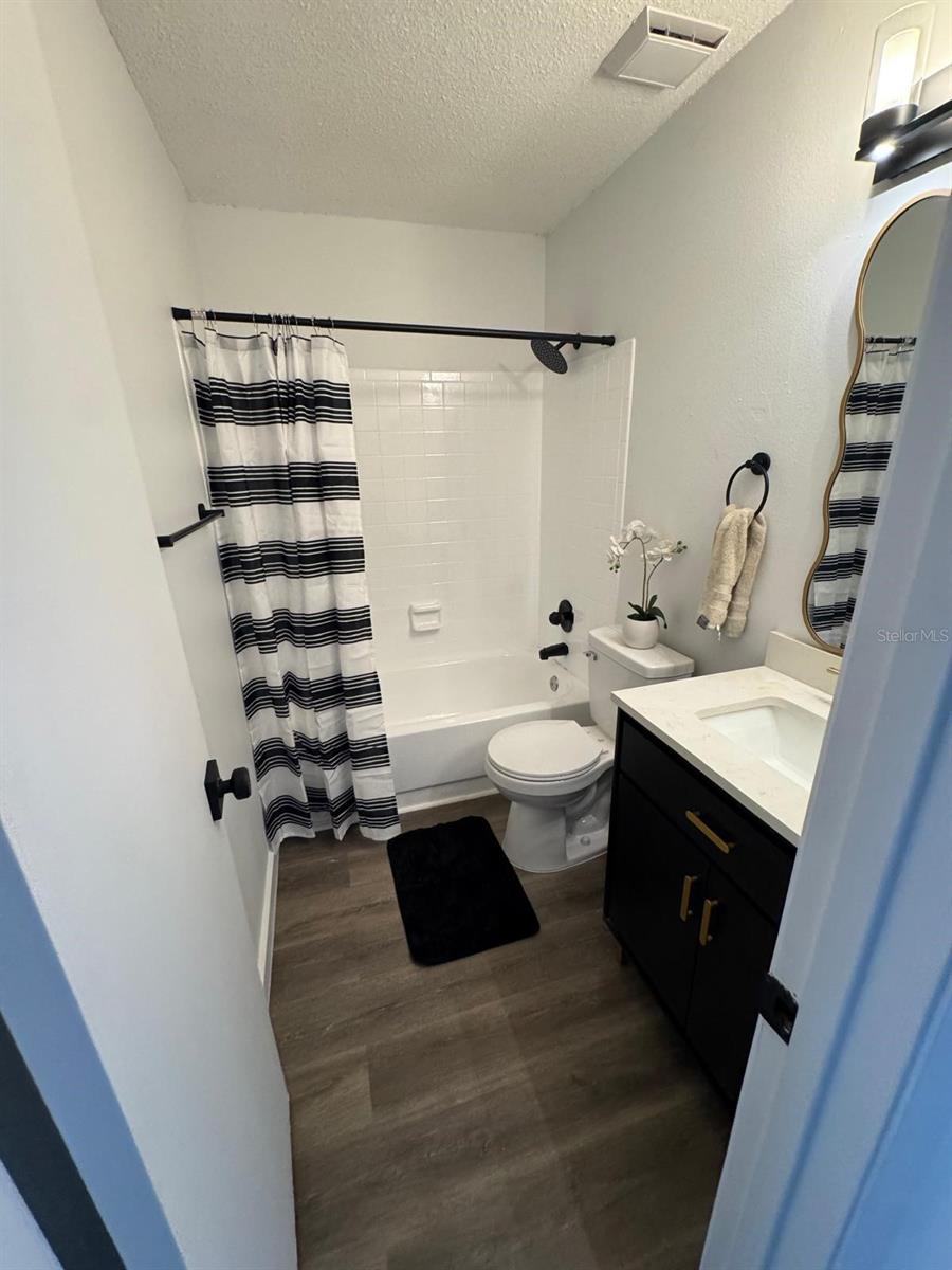 COUNTRY RUN UNIT II - Residential