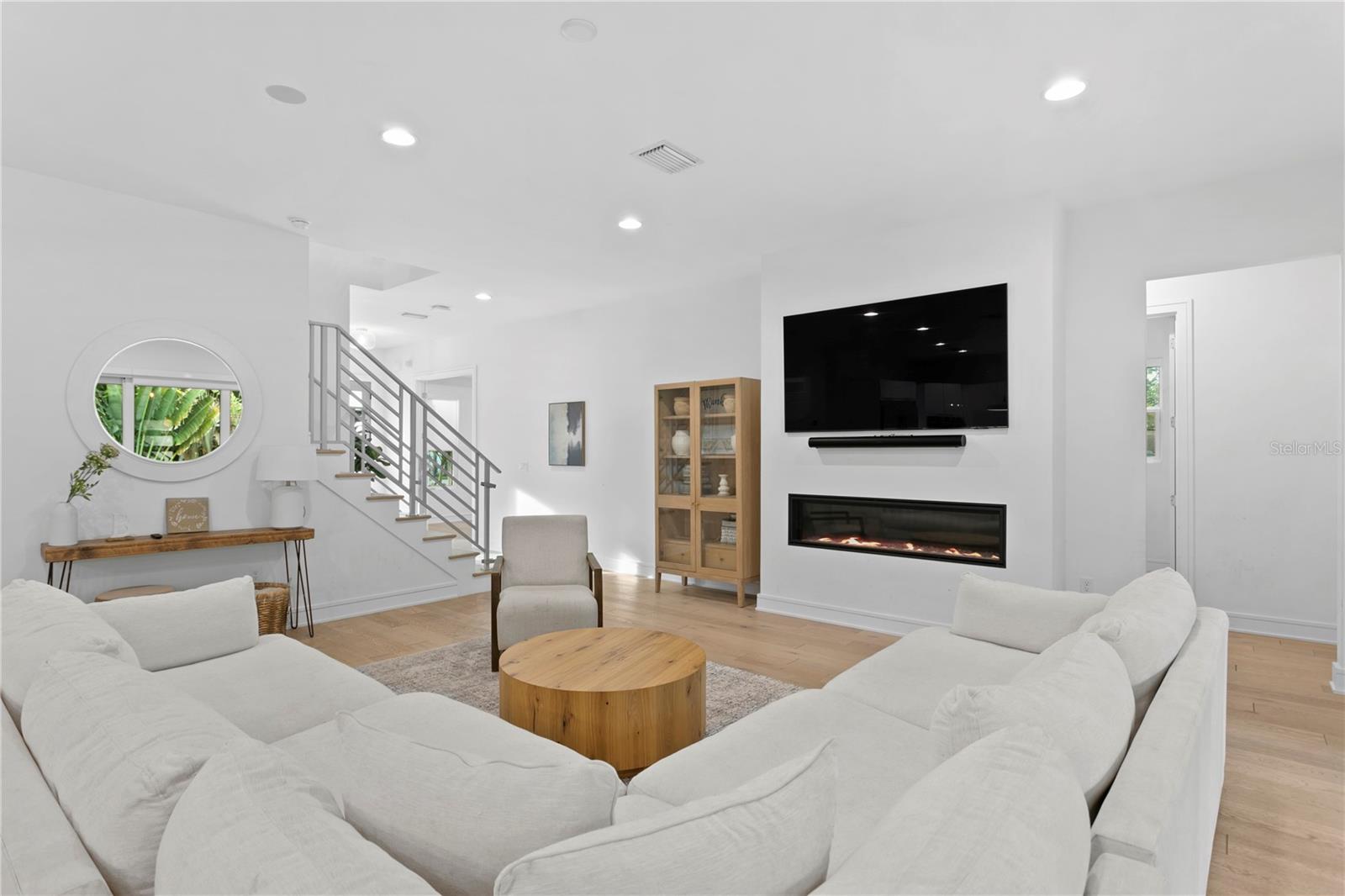 DAVIS ISLANDS PB10 PG52 TO 57 - Residential