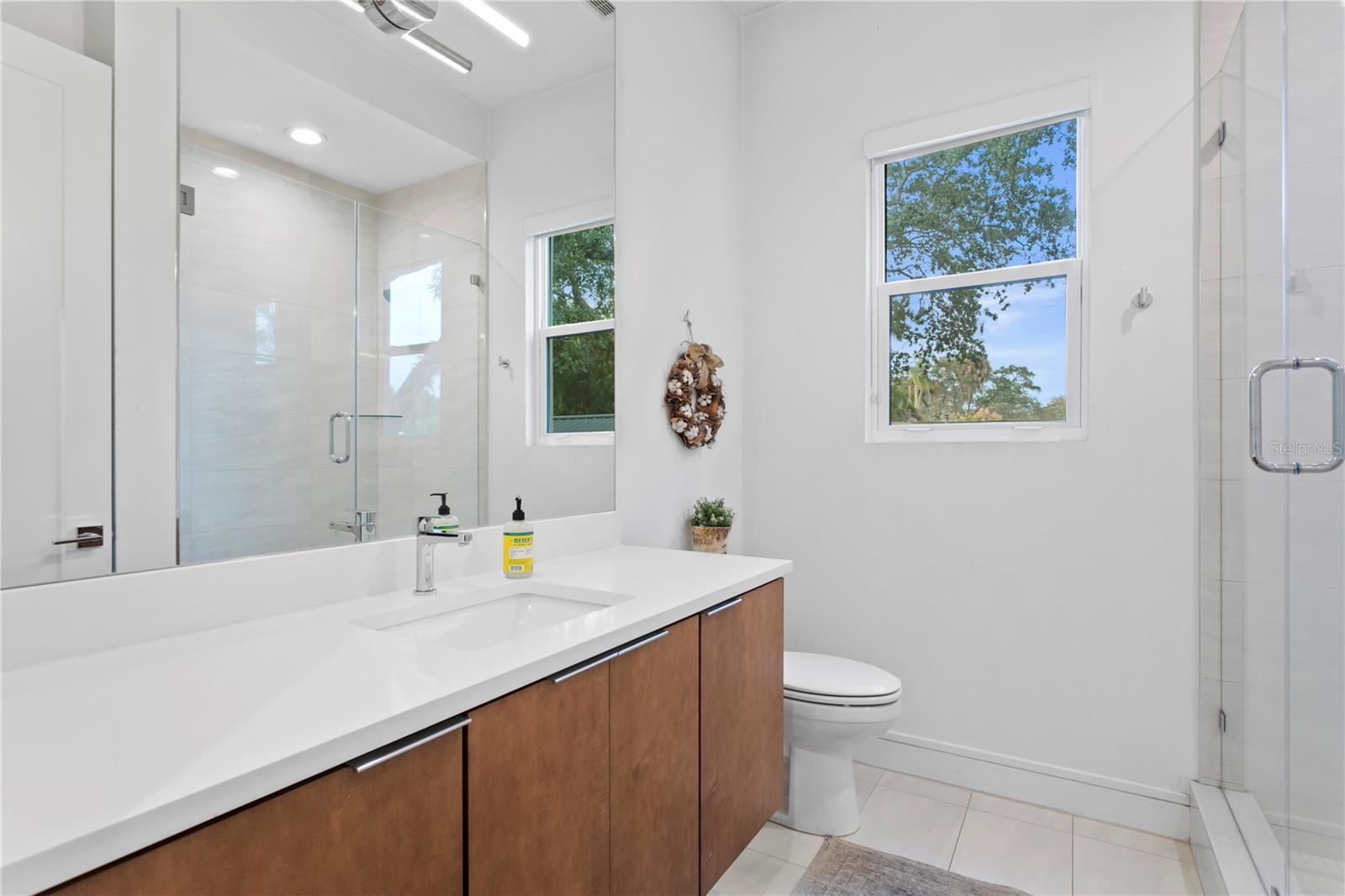 DAVIS ISLANDS PB10 PG52 TO 57 - Residential