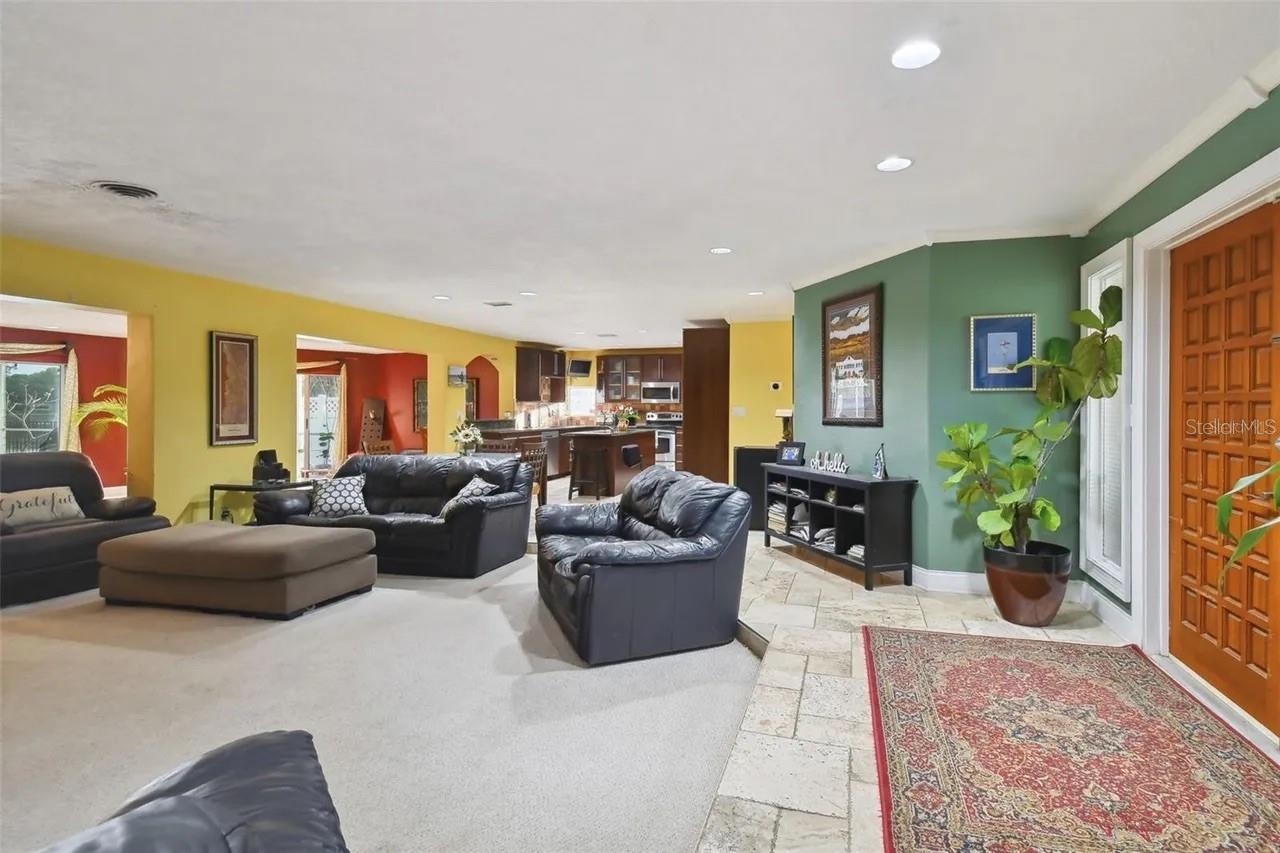 TAMPAS NORTH SIDE CNTRY CL - Residential