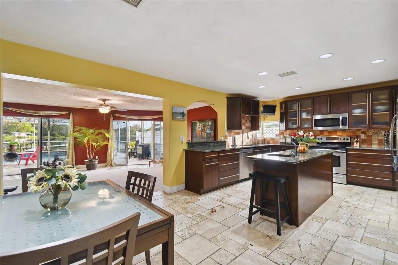 TAMPAS NORTH SIDE CNTRY CL - Residential