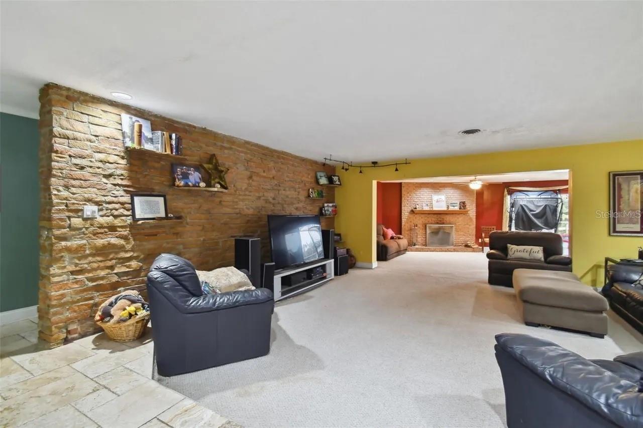 TAMPAS NORTH SIDE CNTRY CL - Residential