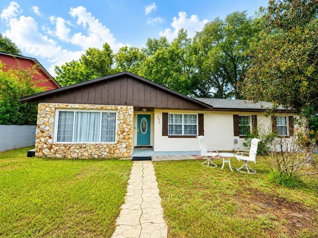 Photo of 290 Hillside Drive, Clermont, FL 34711 (MLS # O6431017)