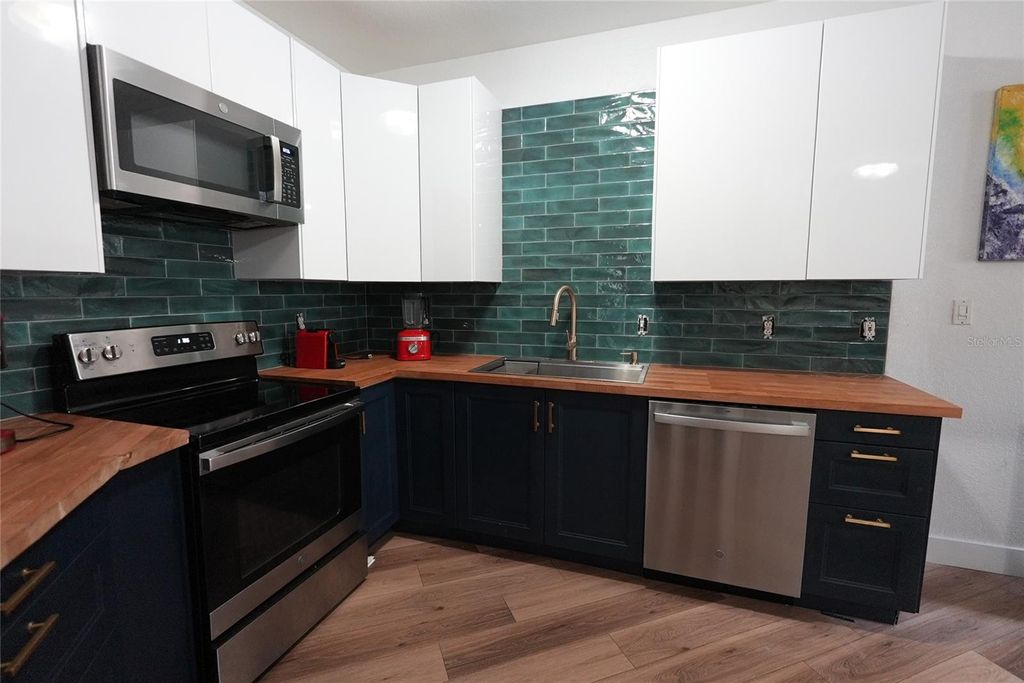 Photo of 911 N Orange Avenue #248, Orlando, FL 32801 (MLS # O6356680)