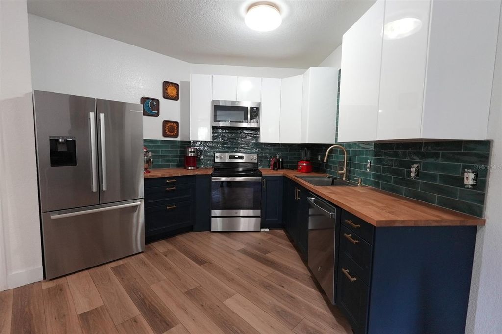 Photo of 911 N Orange Avenue #248, Orlando, FL 32801 (MLS # O6356680)