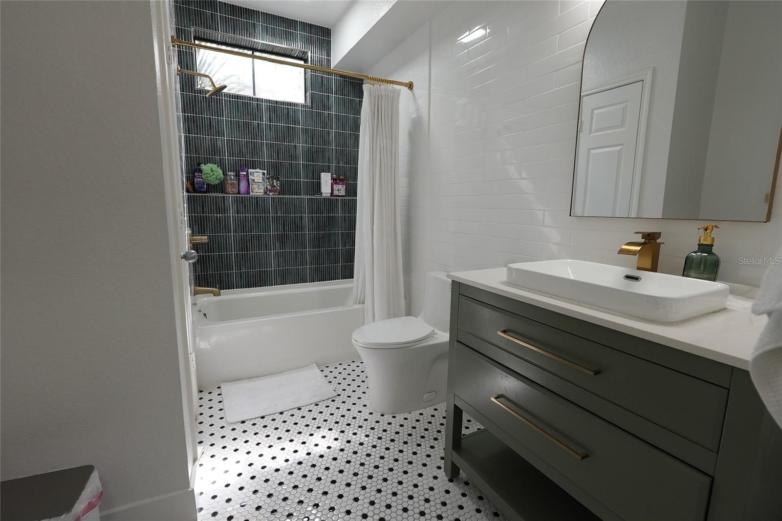 UPTOWN PLACE CONDO - Residential Lease