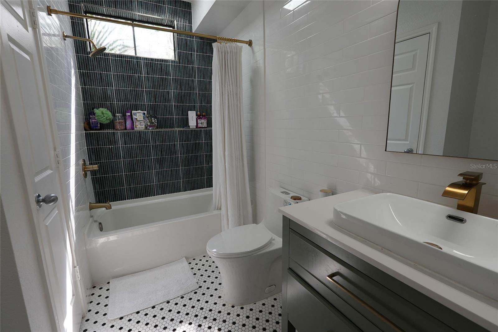 UPTOWN PLACE CONDO - Residential Lease