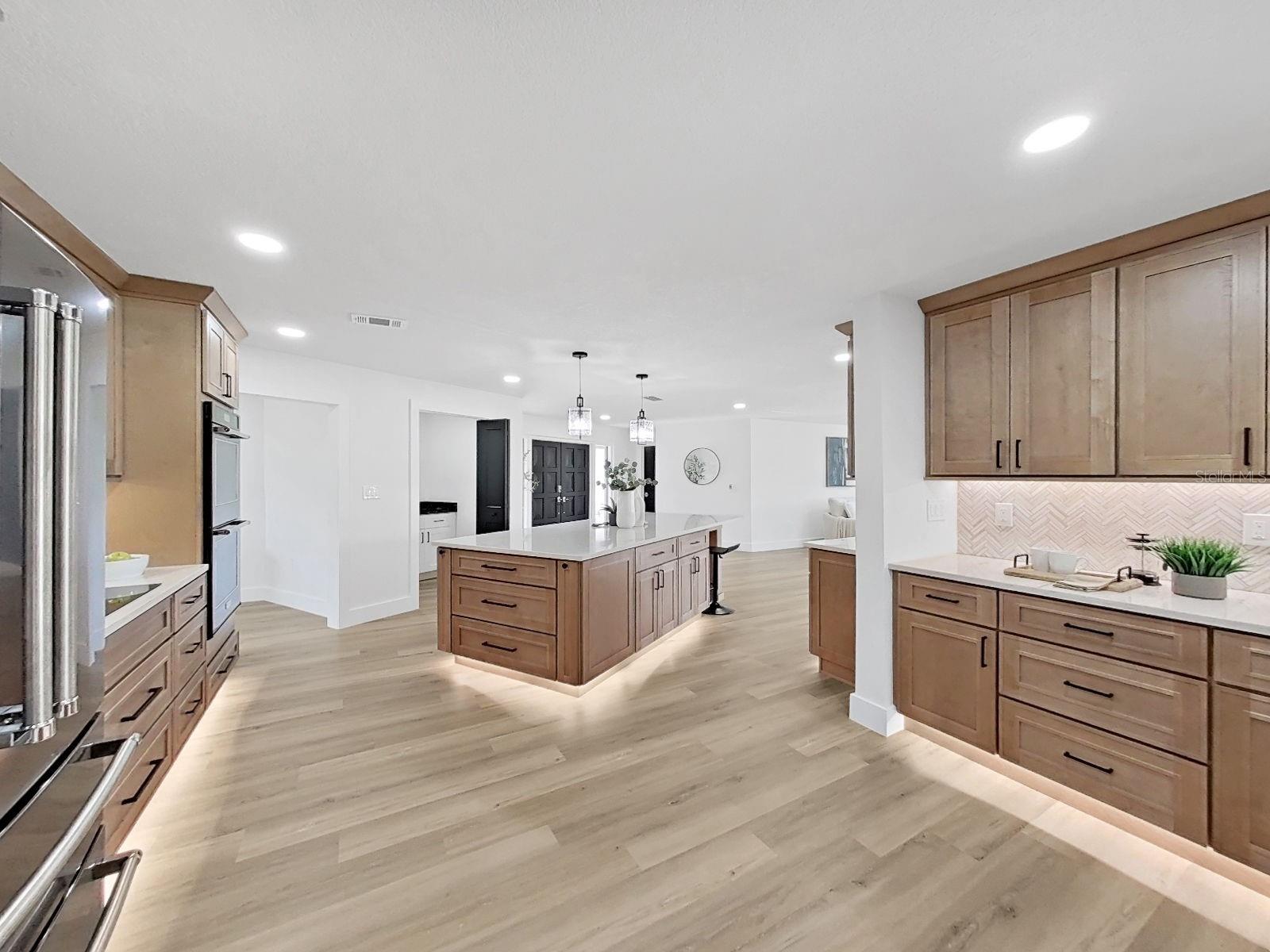 SEMINOLE LAKE GOLF & COUNTRY CLUB ESTATES - Residential
