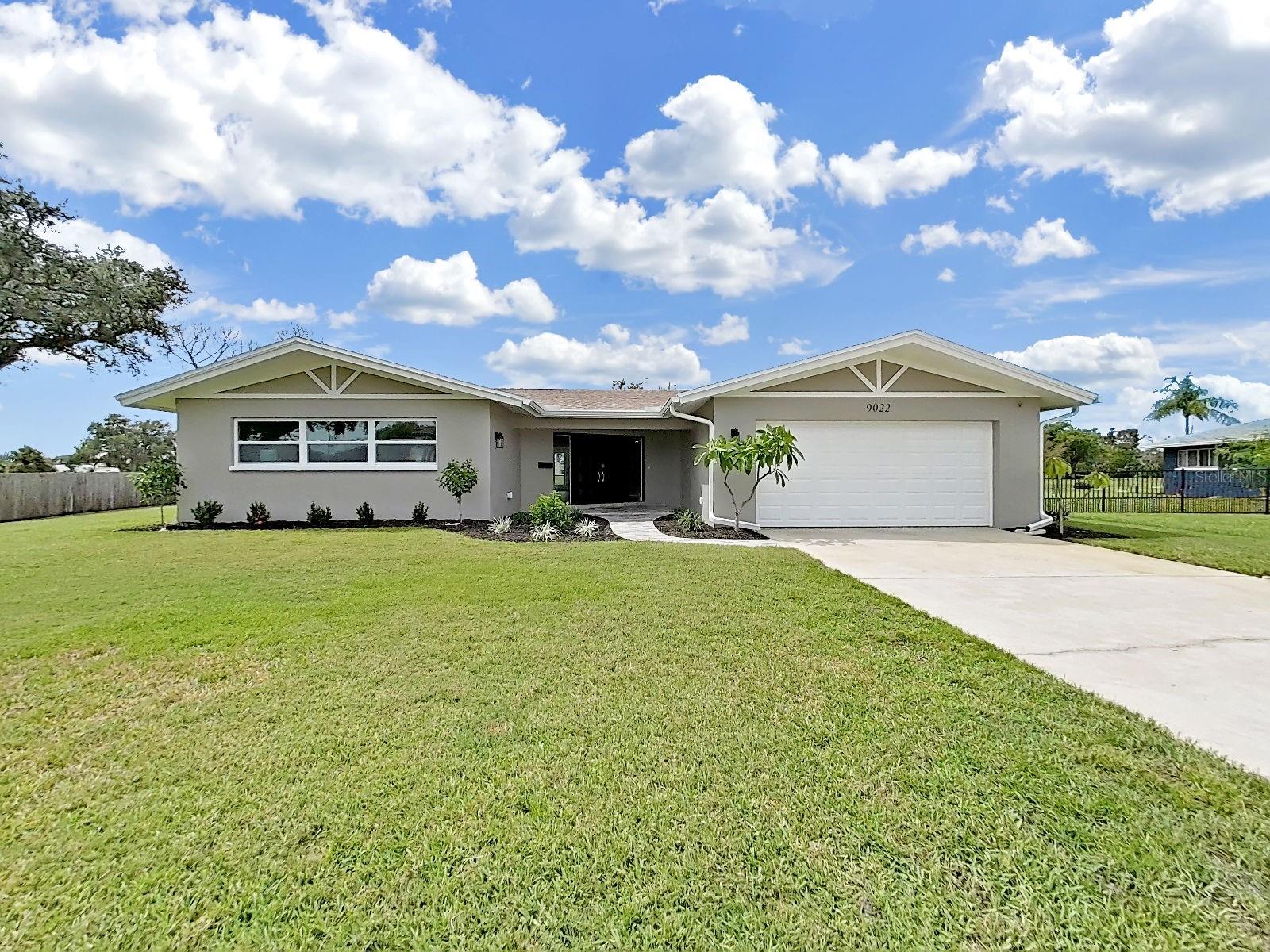 SEMINOLE LAKE GOLF & COUNTRY CLUB ESTATES - Residential