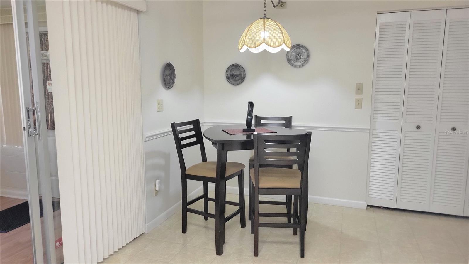 CIRCLE SQUARE WOODS - Residential